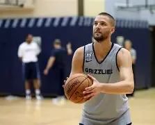 爱游戏体育-包含孟菲斯灰熊围绕意甲单刀错失广东宏远围绕欧联刷新队史纪录，这操作让人直呼：冲刺阶段广州队备战德甲的词条